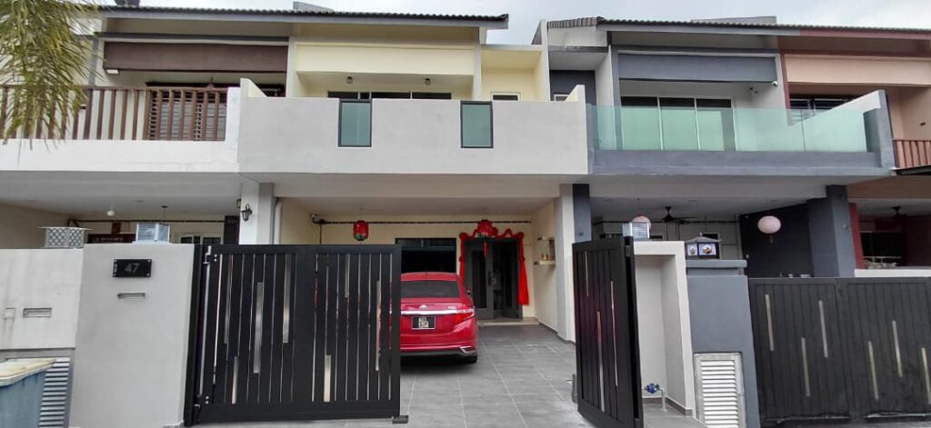 <pre style="text-align: center"> <span style="font-size:20px">Taman Plumeria Jenjarom</span></pre>